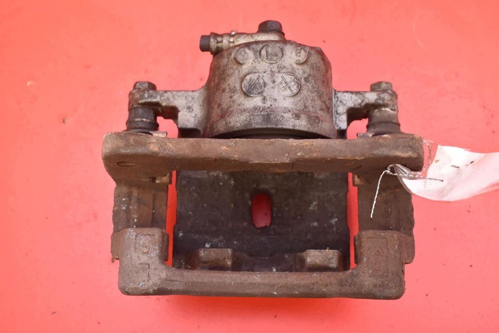 Bremssattel Links Vorne Toyota Prius 3 XW30 image 3