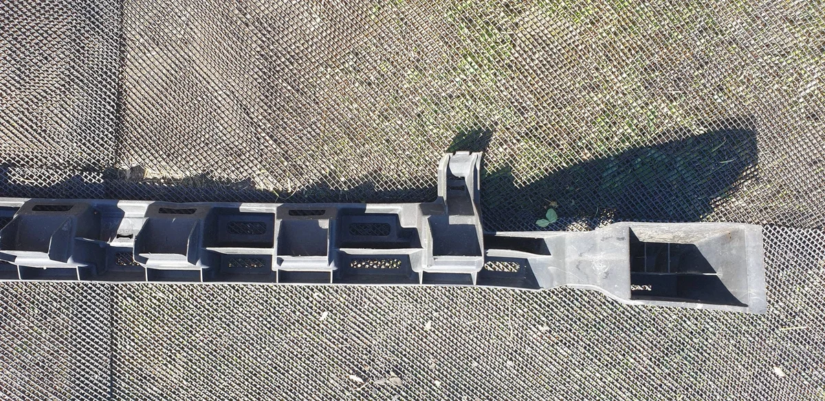 Dacia Logan Absorbedor Parachoques Trasero image 5