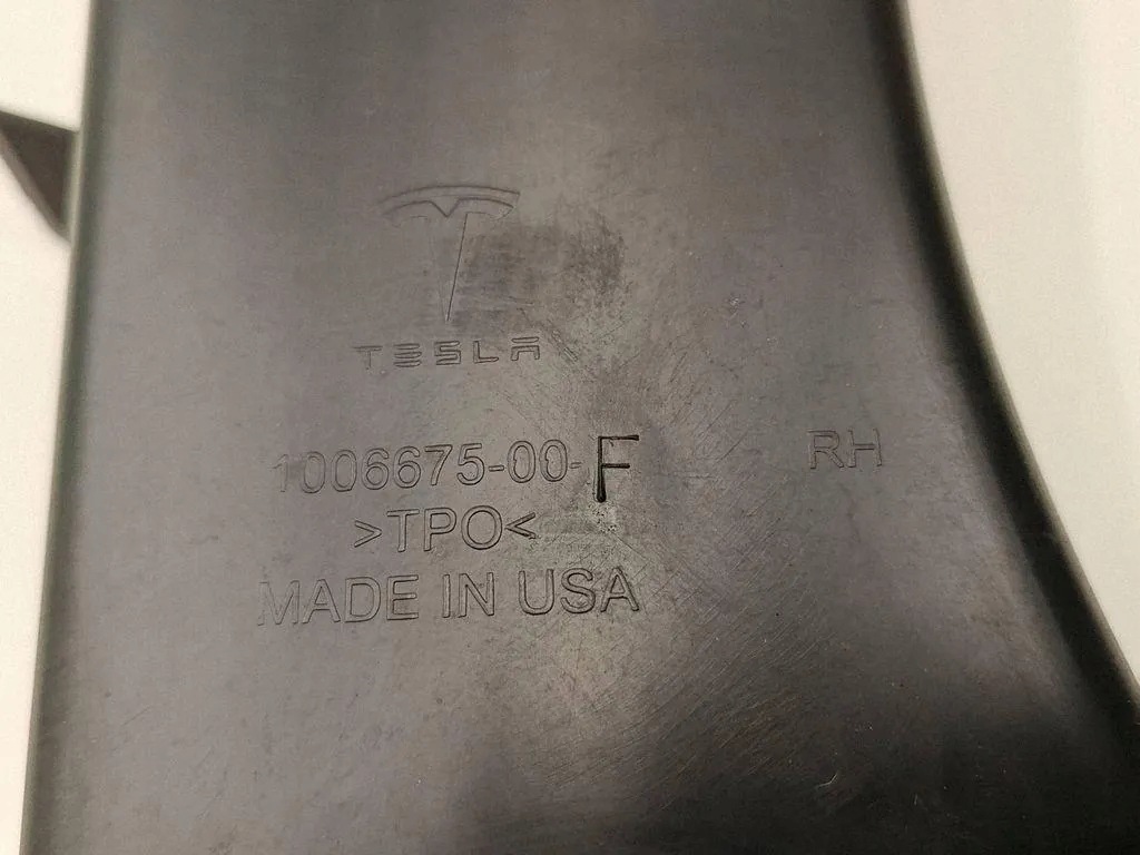 Tesla Model S Garniture Coffre Droite 100667500F image 6