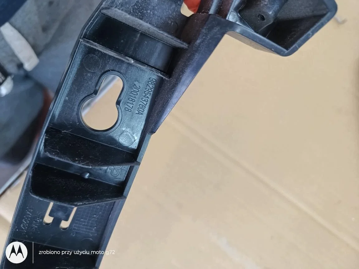 Opel Corsa F Deslizador Parachoques Trasero Derecho