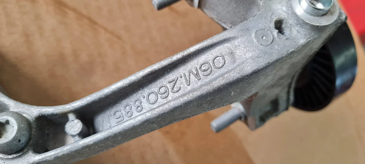 Audi SQ5 80A Bevestiging Airco Compressor image 4