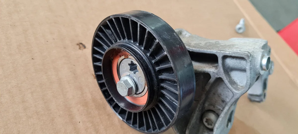 Audi SQ5 80A Bevestiging Airco Compressor image 8