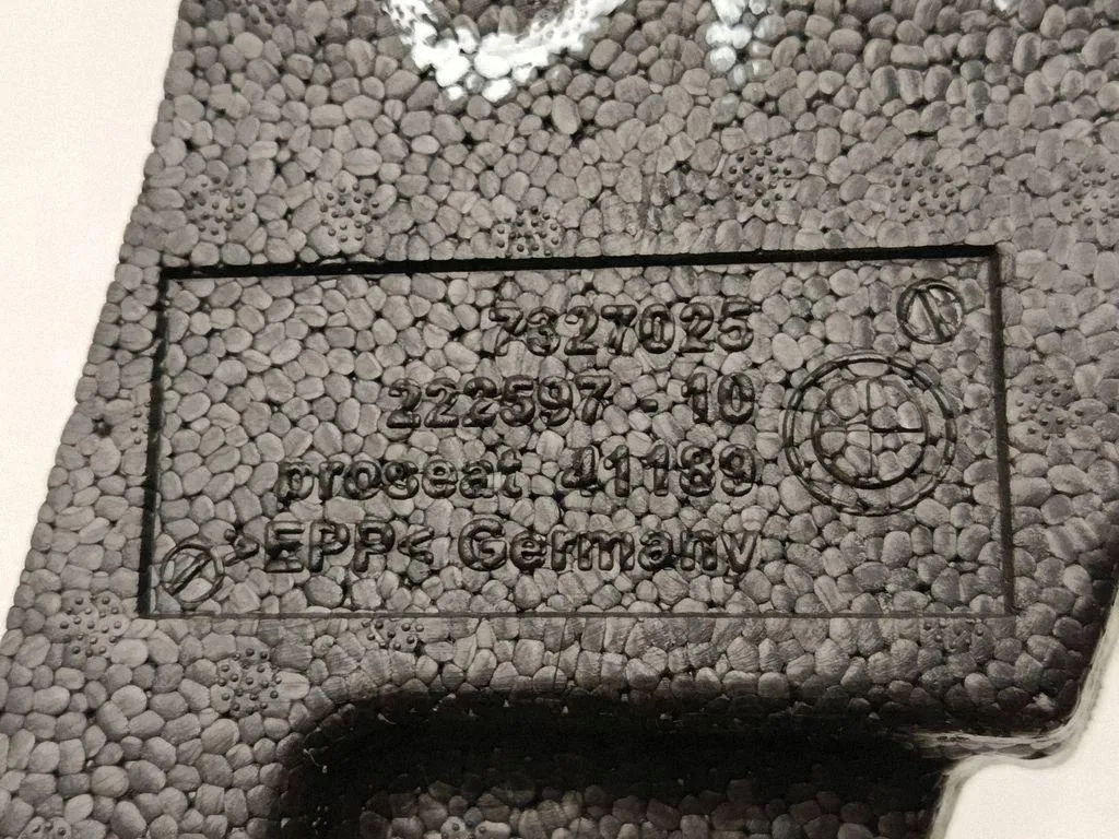 BMW 2 F46 2016 Élément Bagage OEM 7327025 image 5