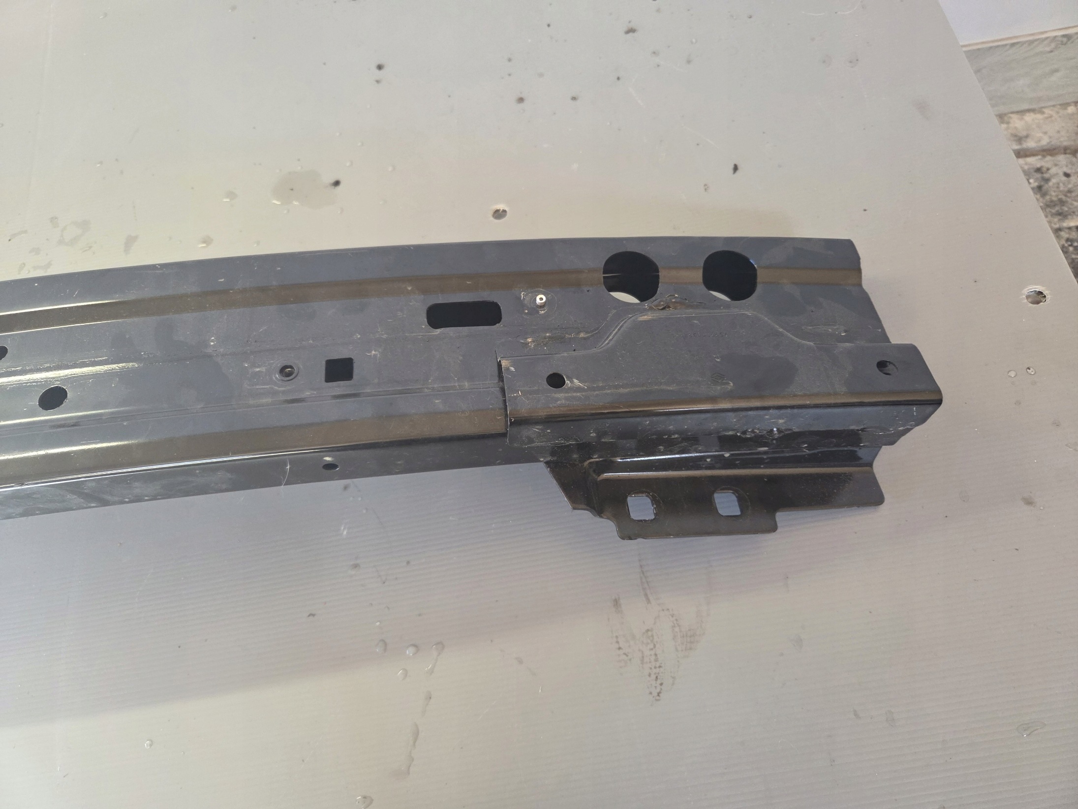 Dacia Bigster 24 Stoßstangenhalter vorne image 3