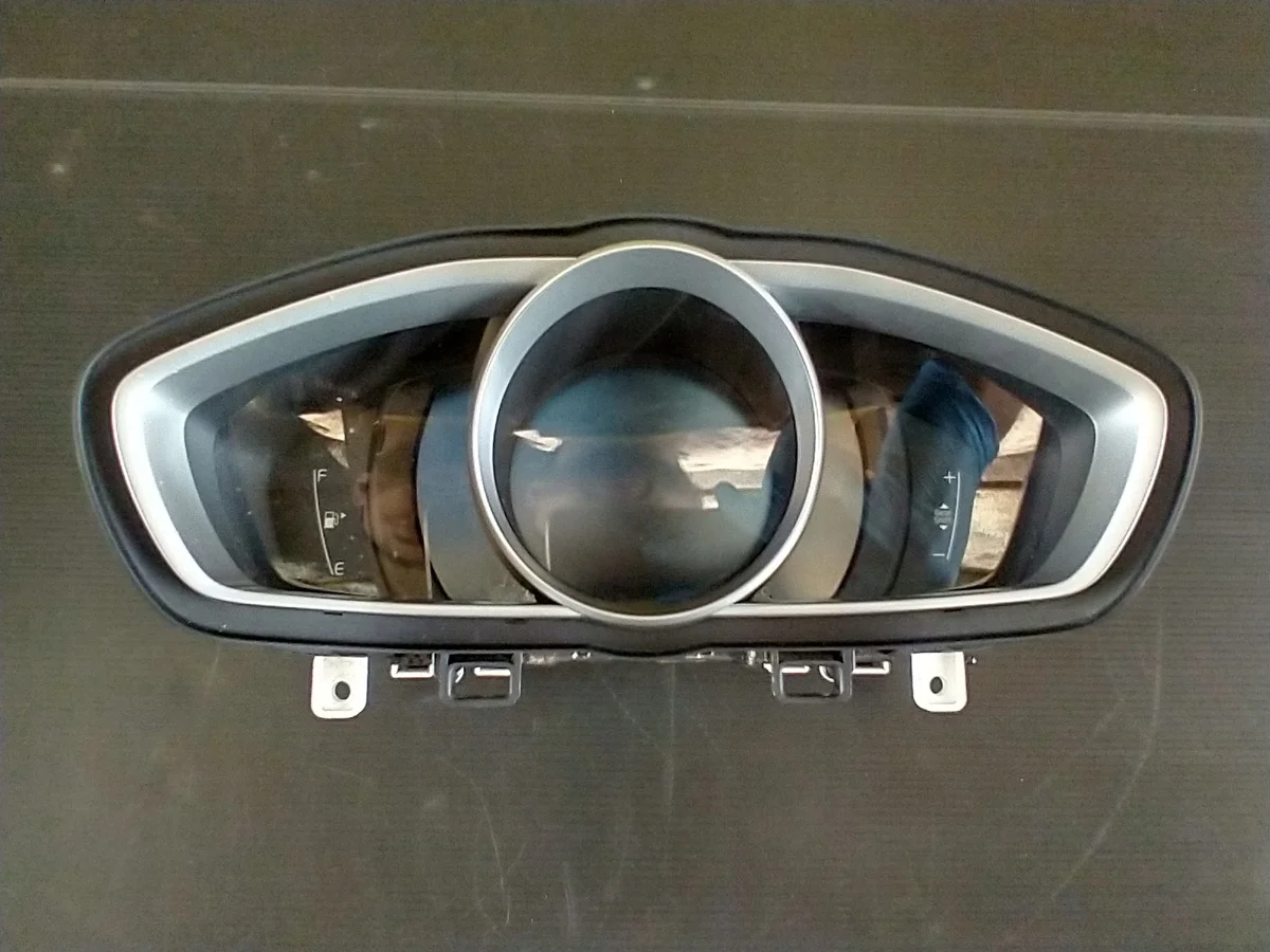 Volvo V40 II 2.0 mittaristo 31453158