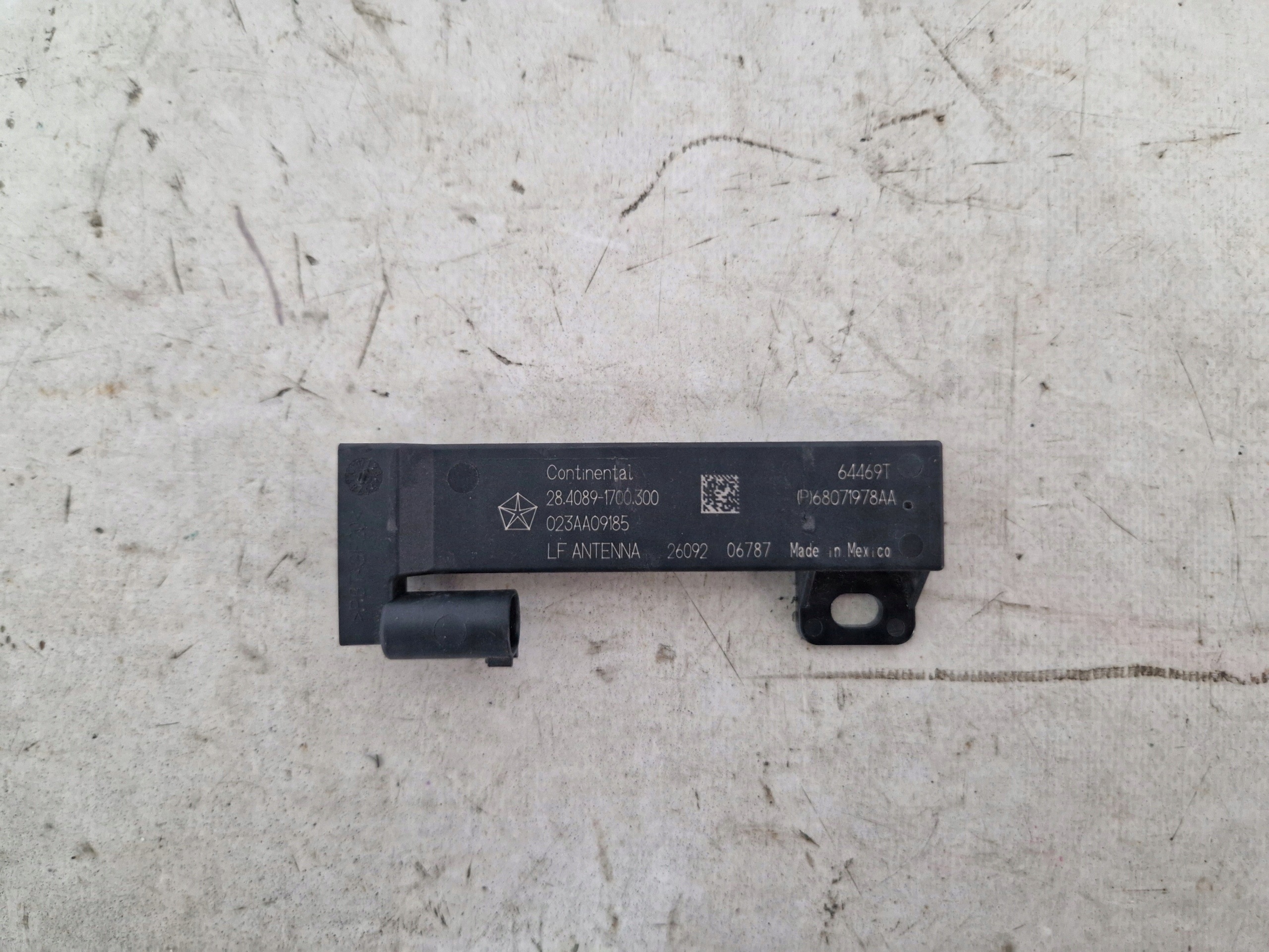 Dodge Charger 15- Antenne Keyless Modul 68071978AA image 3