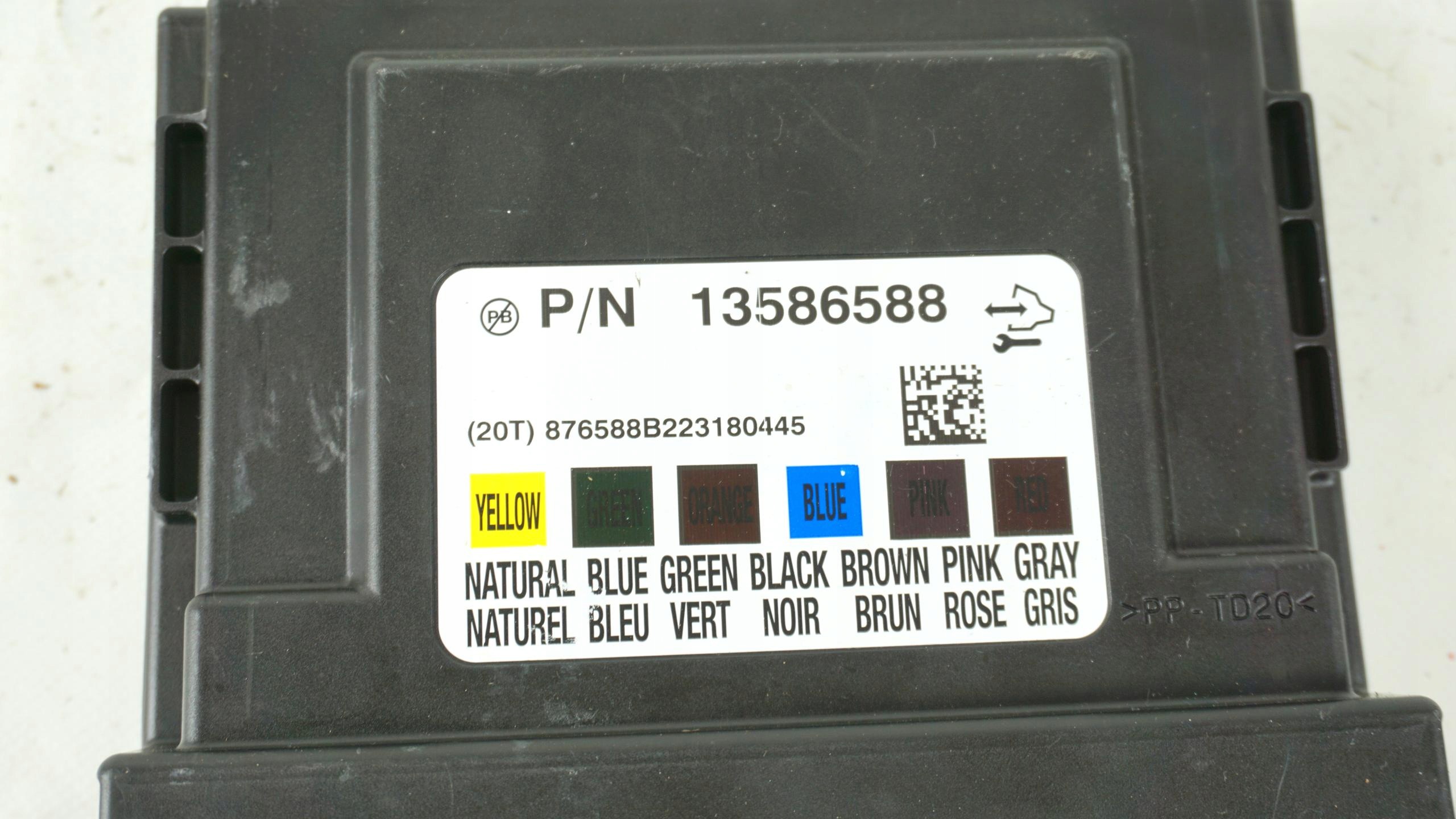 Module Confort BCM Opel Astra J 13586588 image 4
