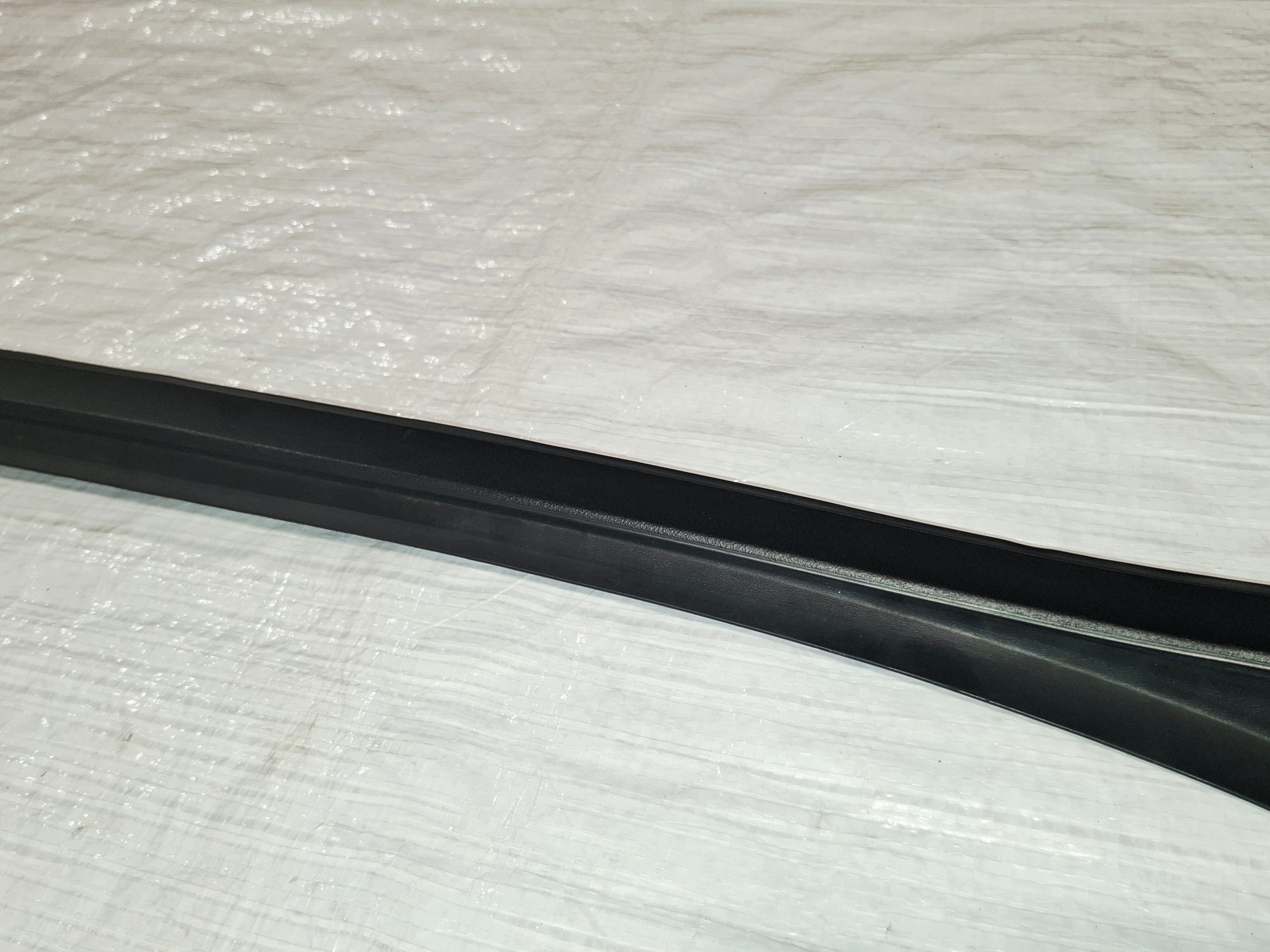 Moldura Para-brisa Esquerda Mercedes GLB 247 image 3