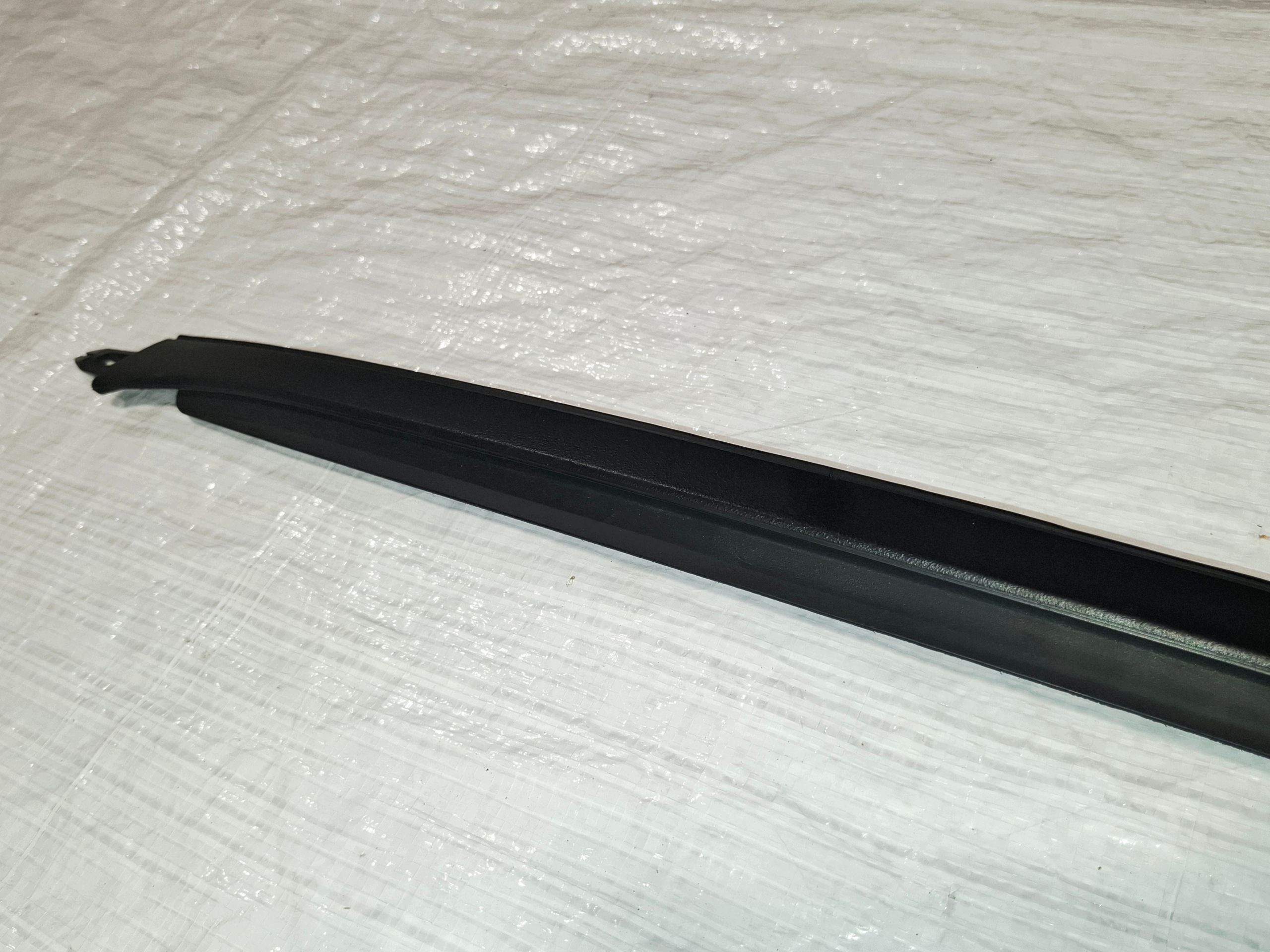 Moldura Para-brisa Esquerda Mercedes GLB 247 image 4