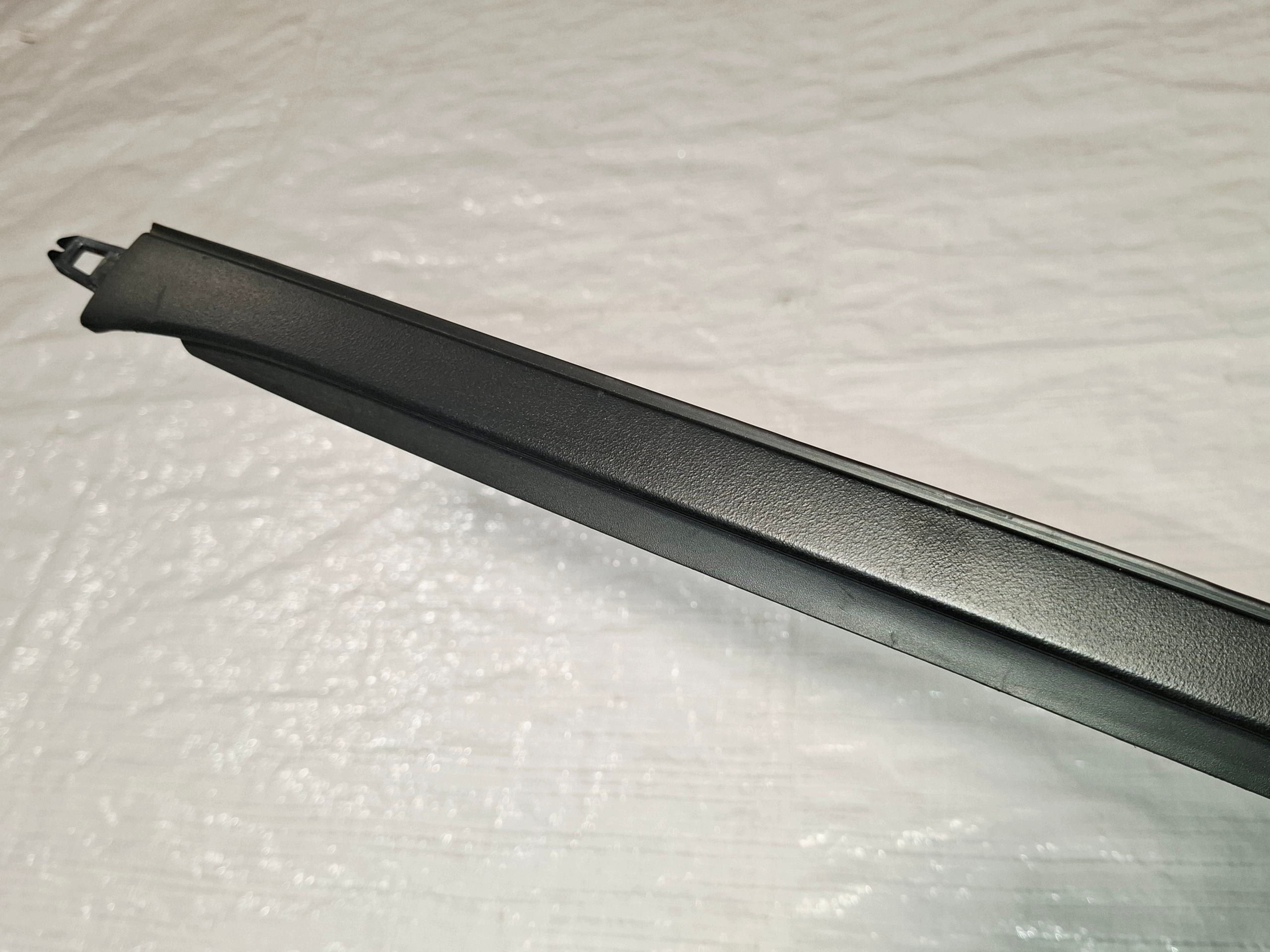 Moldura Para-brisa Esquerda Mercedes GLB 247 image 5