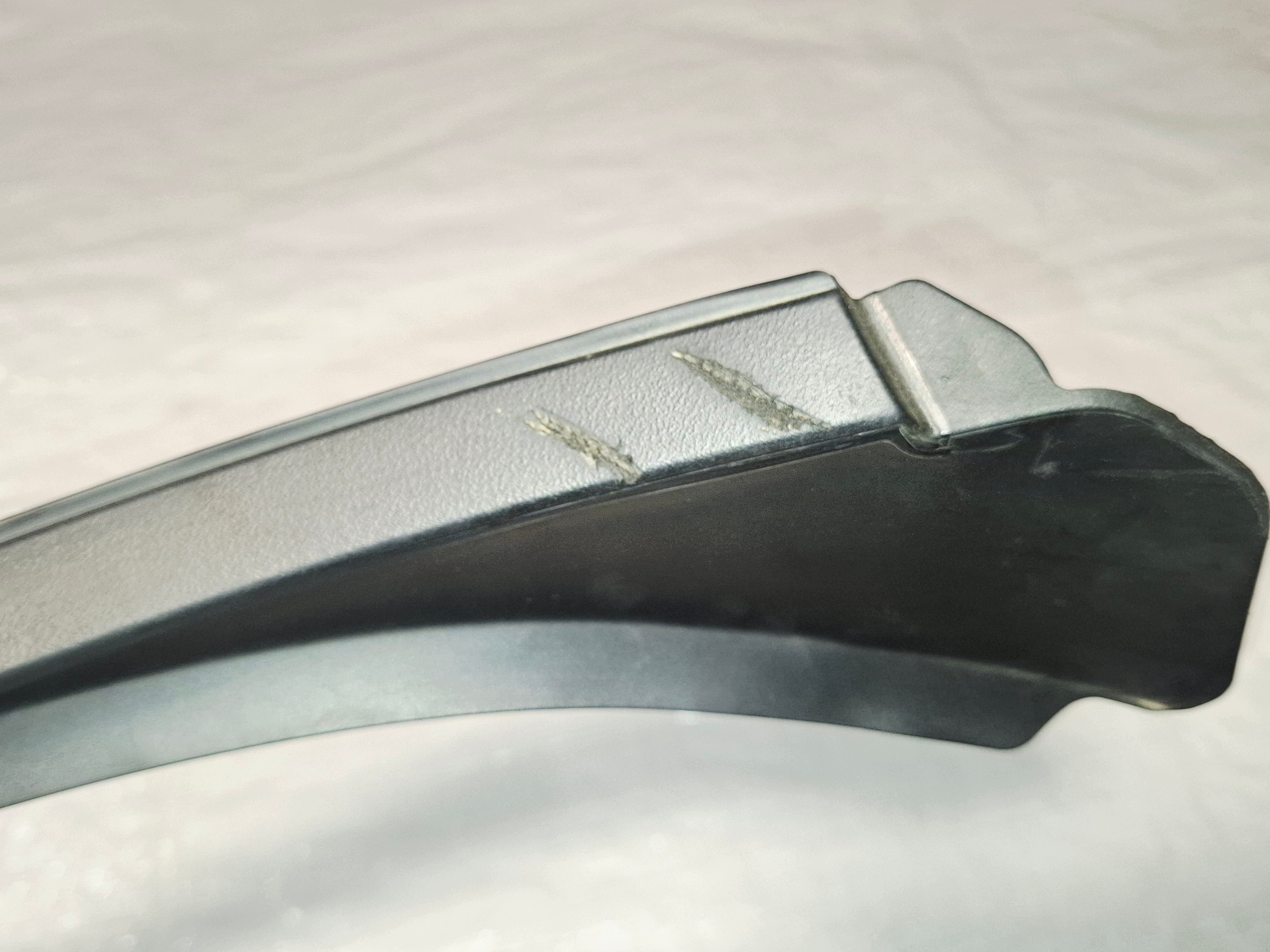Moldura Para-brisa Esquerda Mercedes GLB 247 image 8