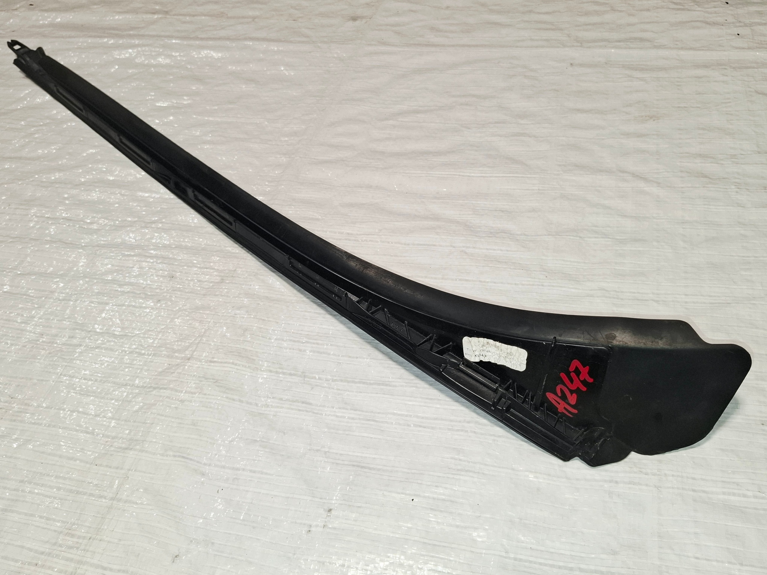 Moldura Para-brisa Esquerda Mercedes GLB 247 image 10
