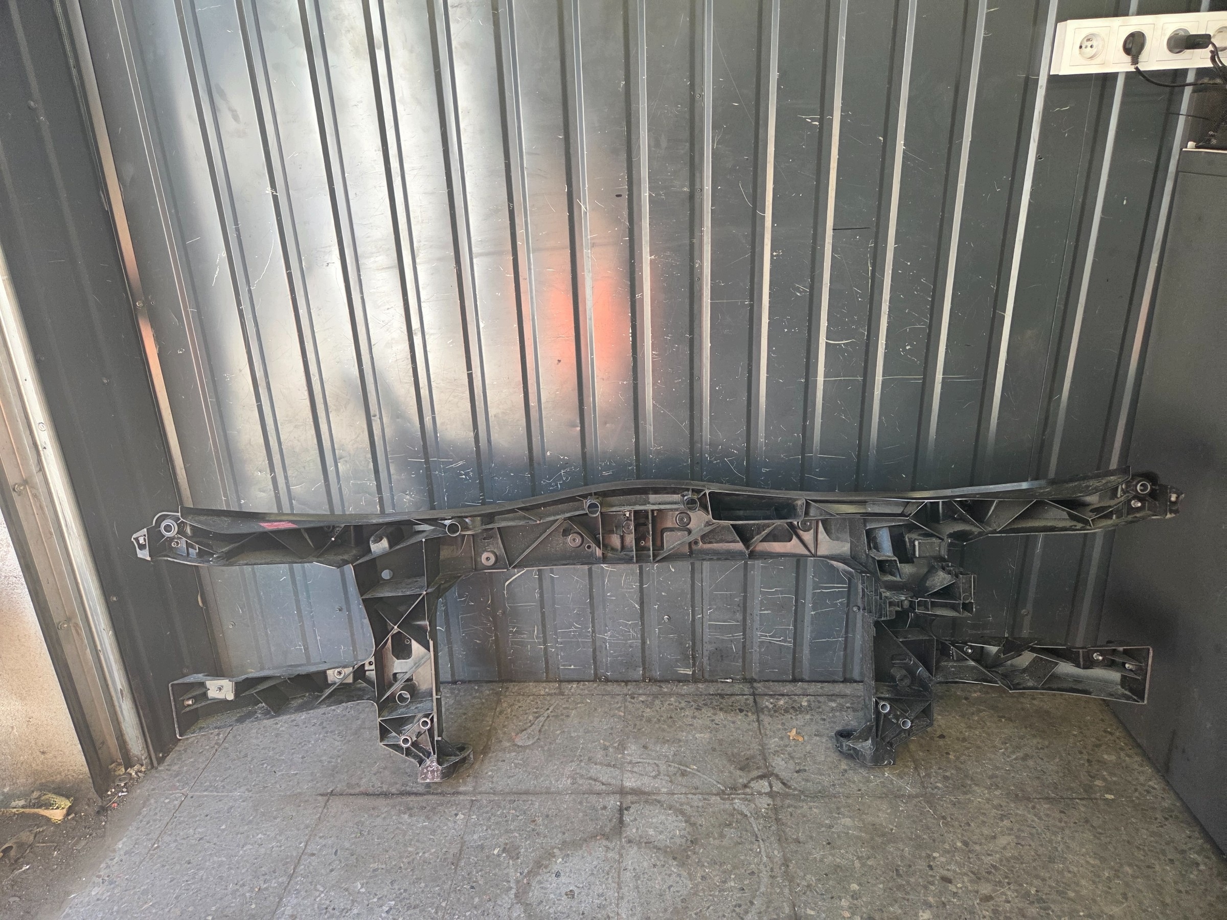 Renfort avant Mercedes Sprinter 910 A9108800301 image 8