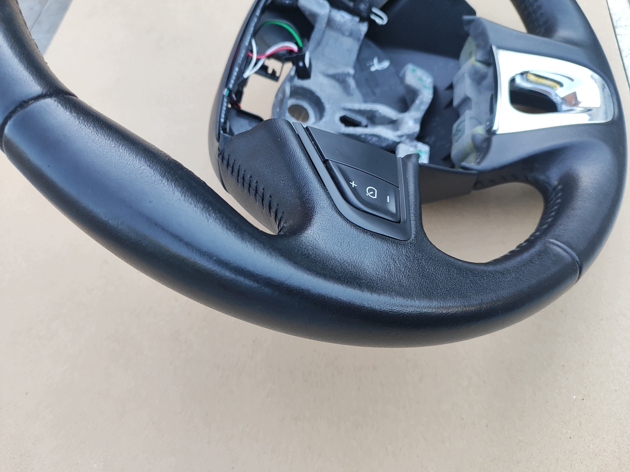 Volante Couro Multifuncional Renault Megane 3 484003397R image 6