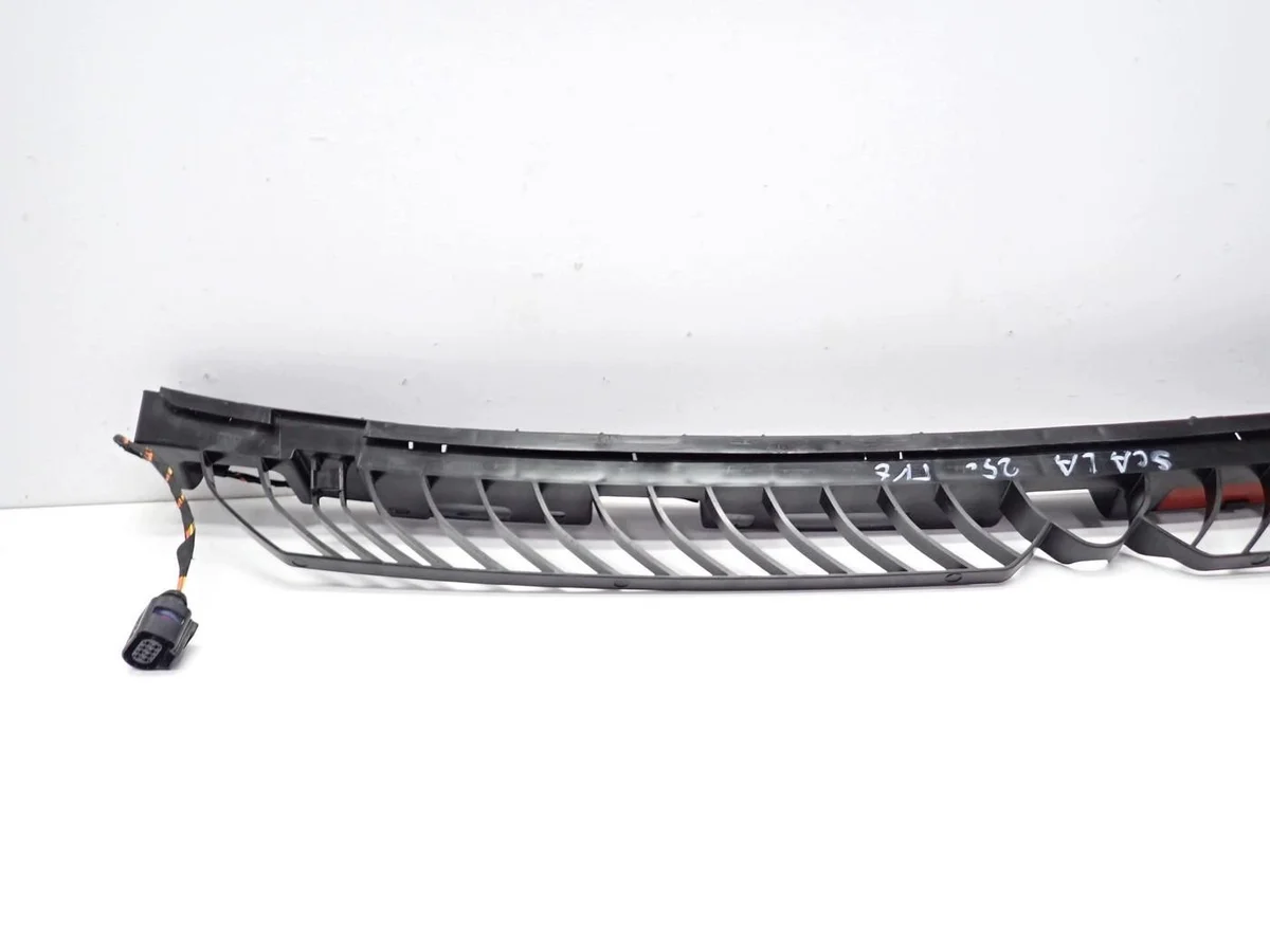 SKODA SCALA 657807863A bumper clip image 3