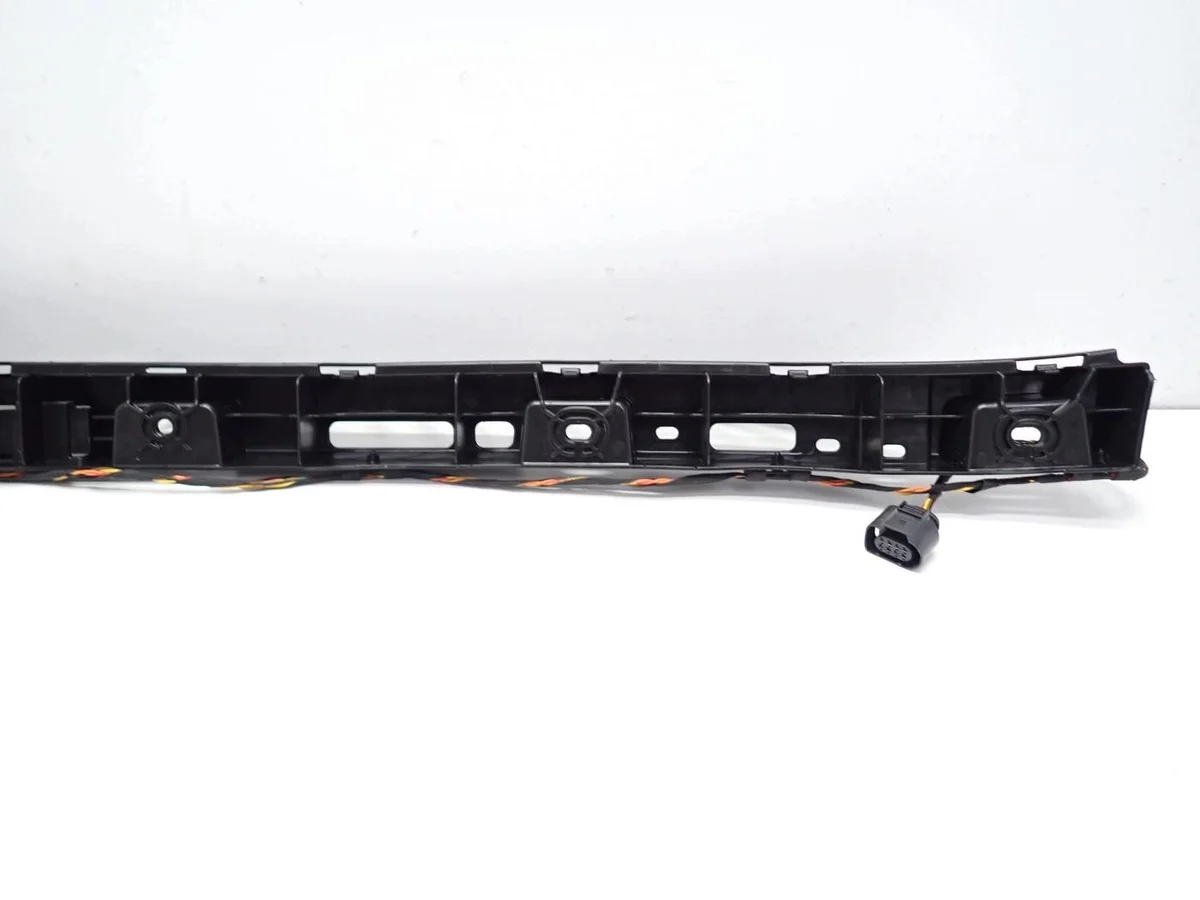 SKODA SCALA 657807863A bumper clip image 5