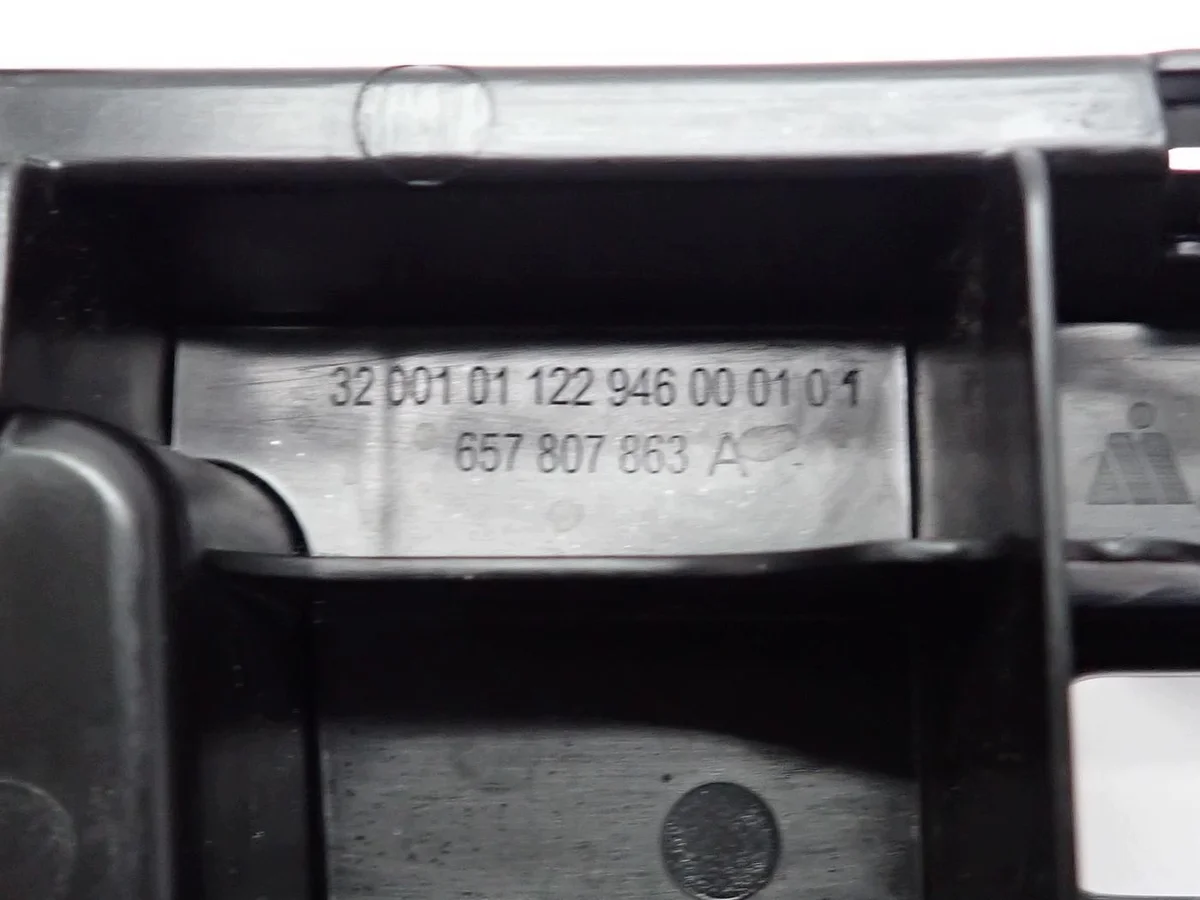 SKODA SCALA 657807863A bumper clip image 8