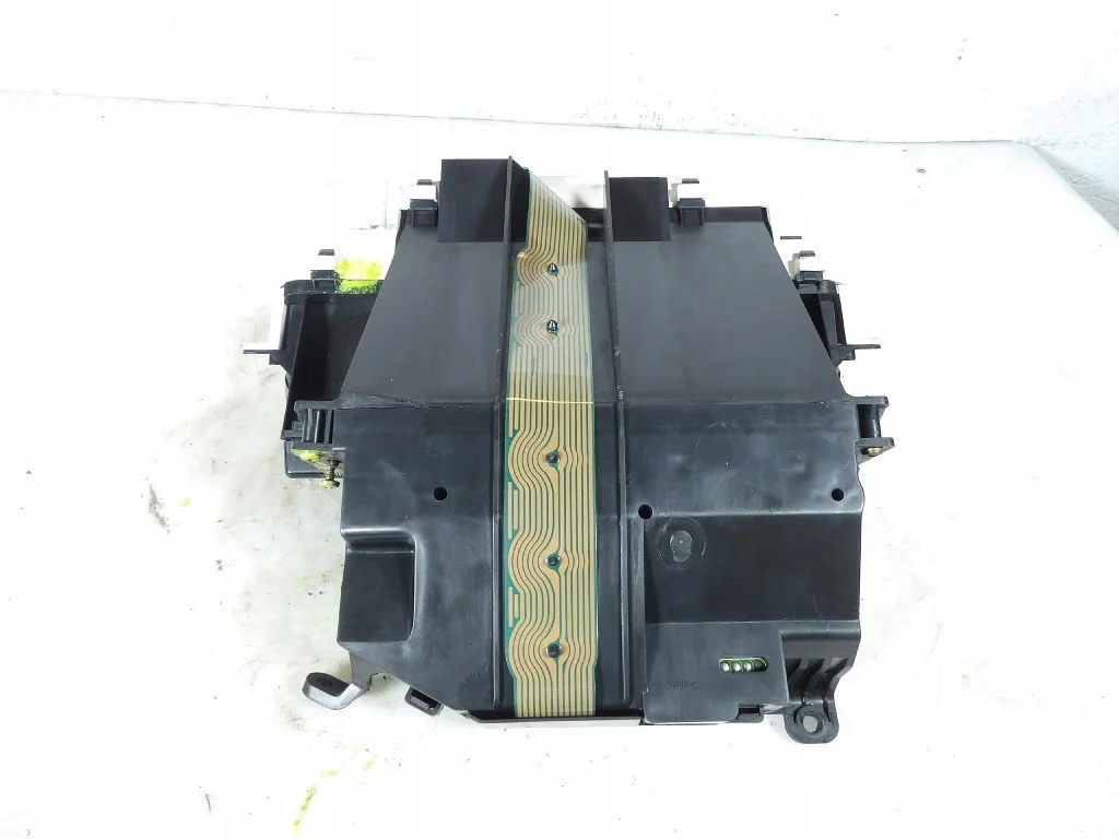 Toyota Yaris 1.0B mittaristo 83800-52120