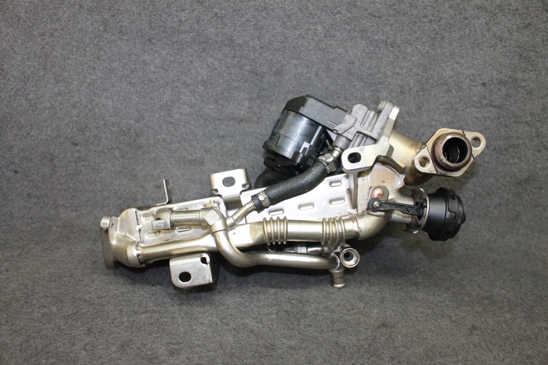 BMW F20 F30 F32 EGR Kühler 8476994 image 4