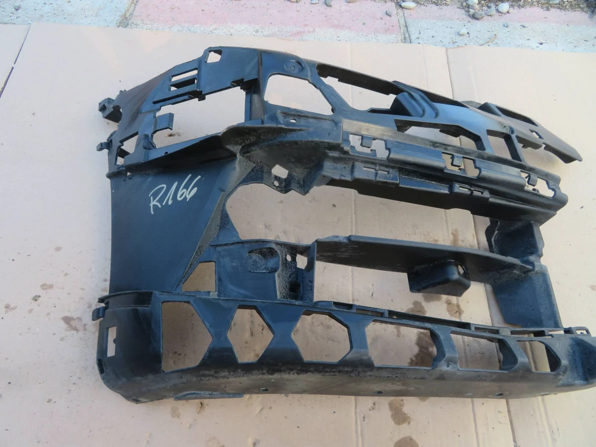 BMW 5 G30 G31 Halterung Stoßfänger Rechts Vorne image 4