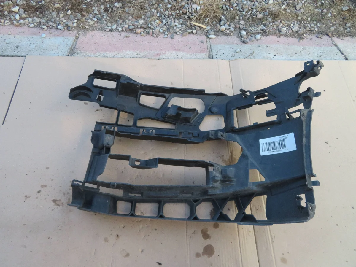 BMW 5 G30 G31 Halterung Stoßfänger Rechts Vorne image 6