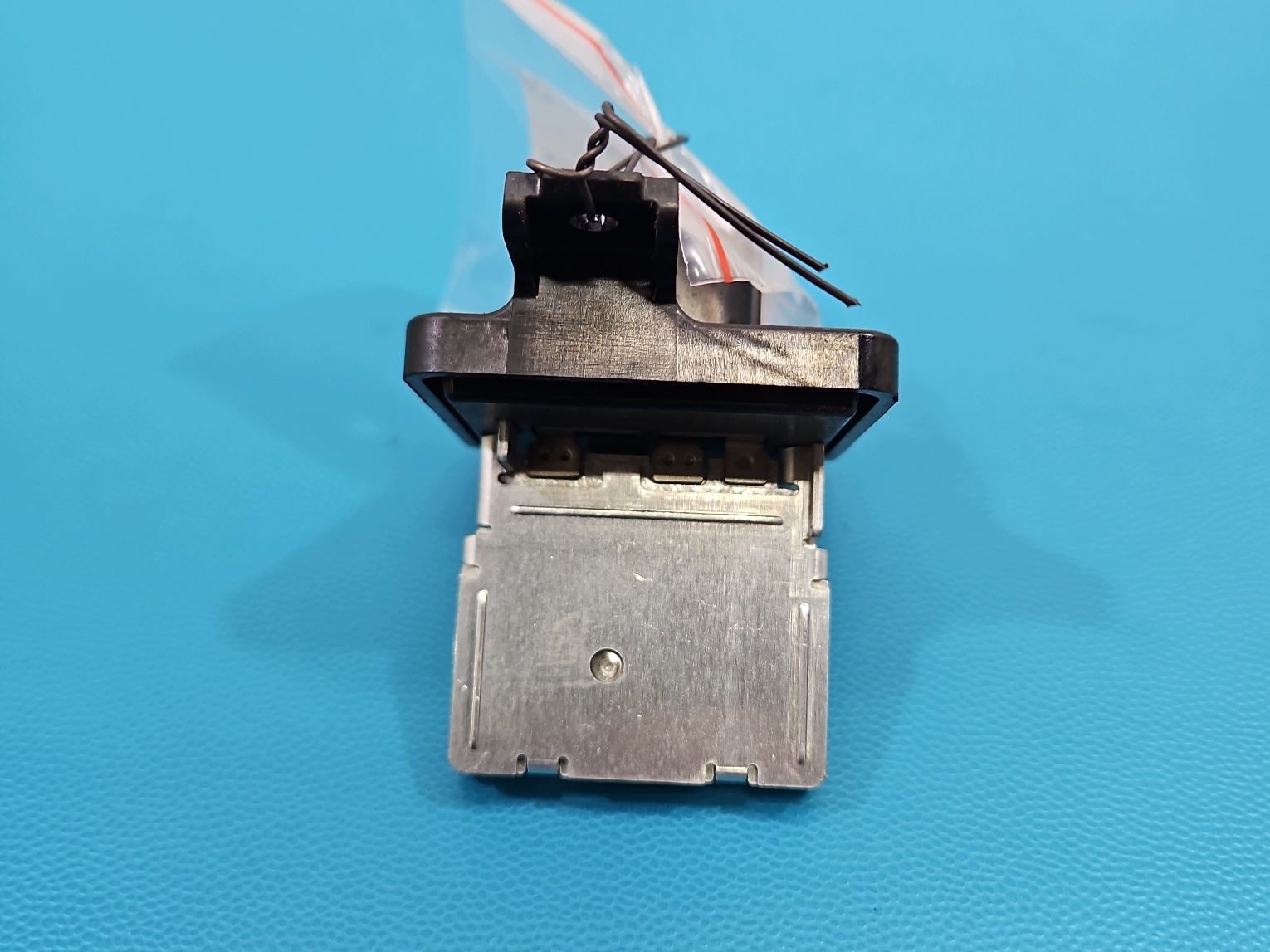 Resistor Suzuki Swift MK8 C12T144A Usado image 4