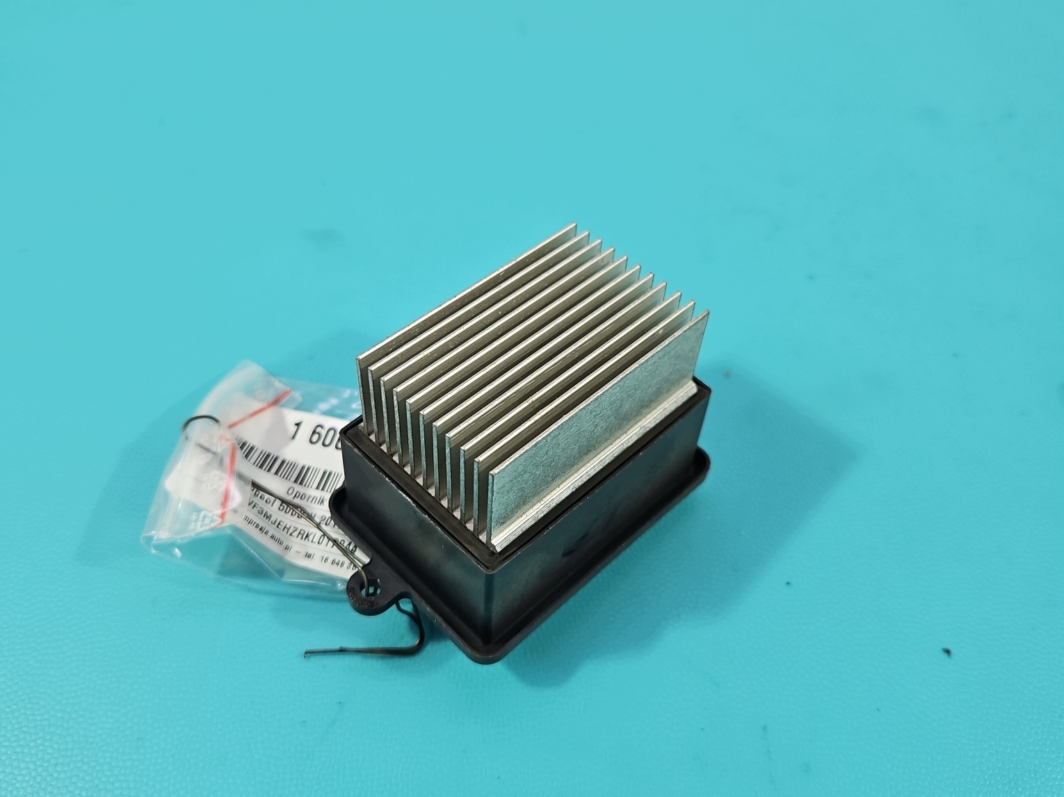 Resistor Peugeot 5008 II 17-24 Usado image 2
