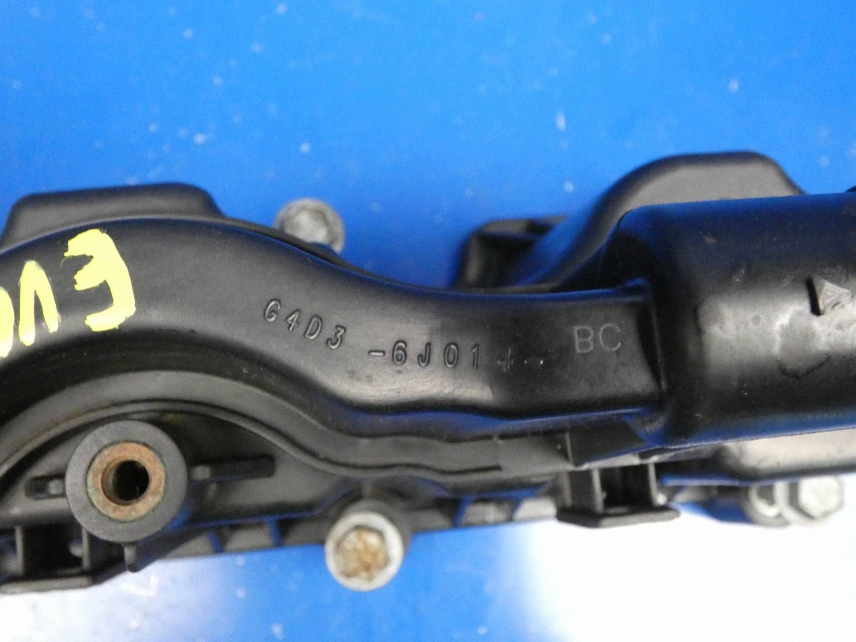 Range Rover Evoque Valve Cover G4D36J014 image 3