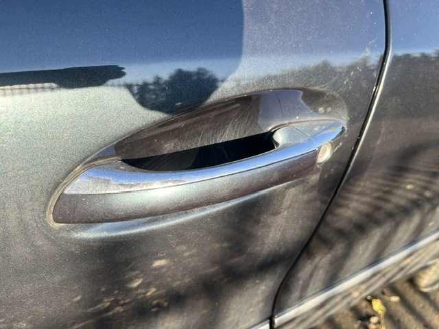 MERCEDES E W211 Ovenkahva Vasen Etu