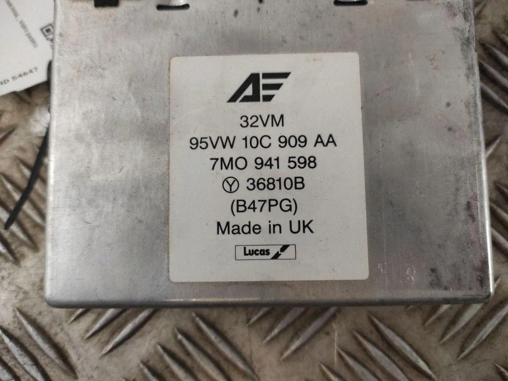 Used Comfort Module VW Sharan 95VW10C909AA image 4