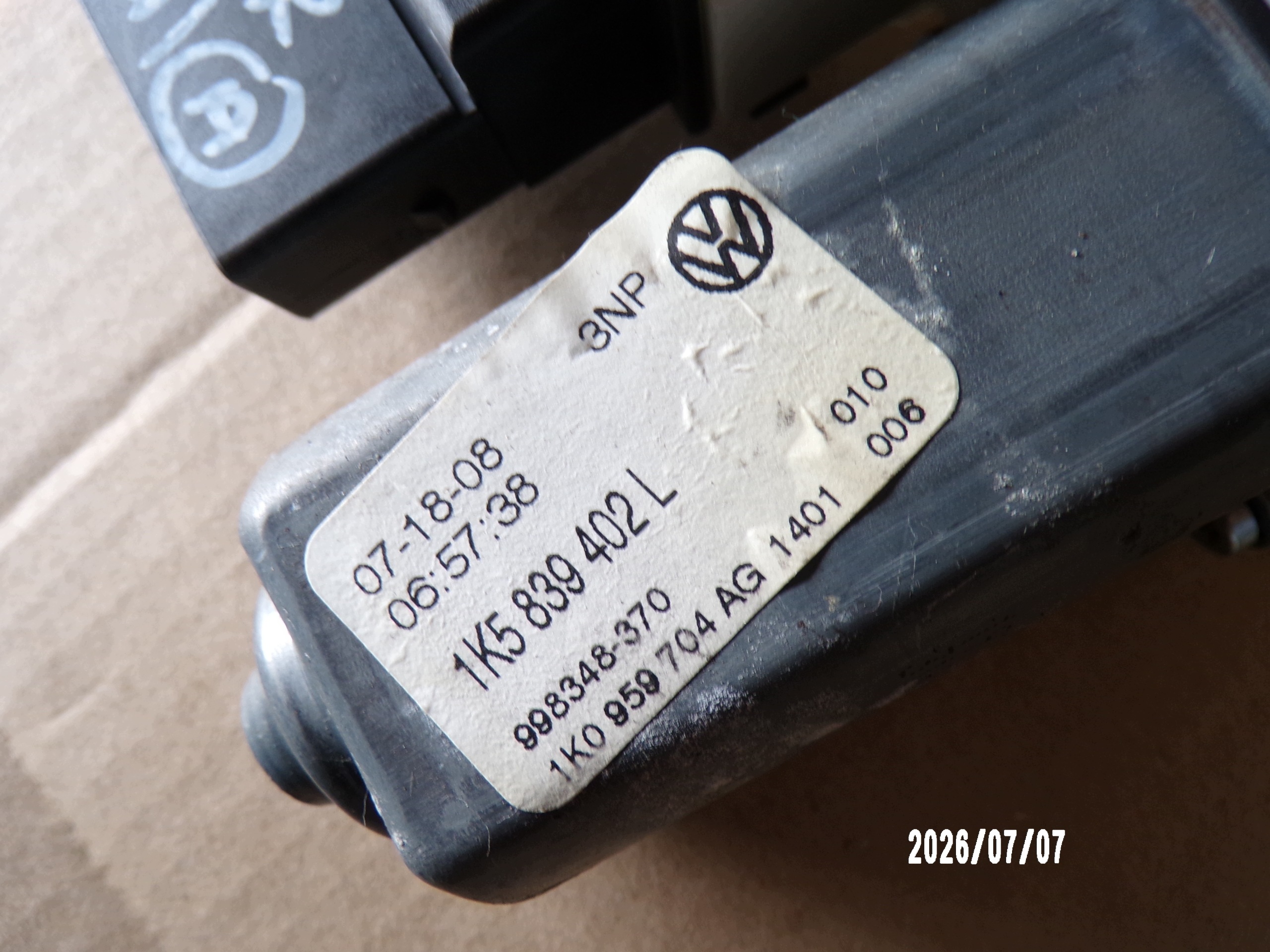 VW Jetta V Ikkunannostin Takaoikea 1K5839402L image 3