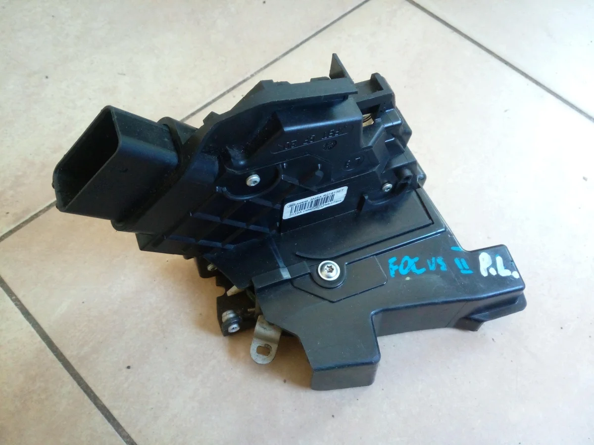 Serrure porte Ford Focus Mk2 avant gauche