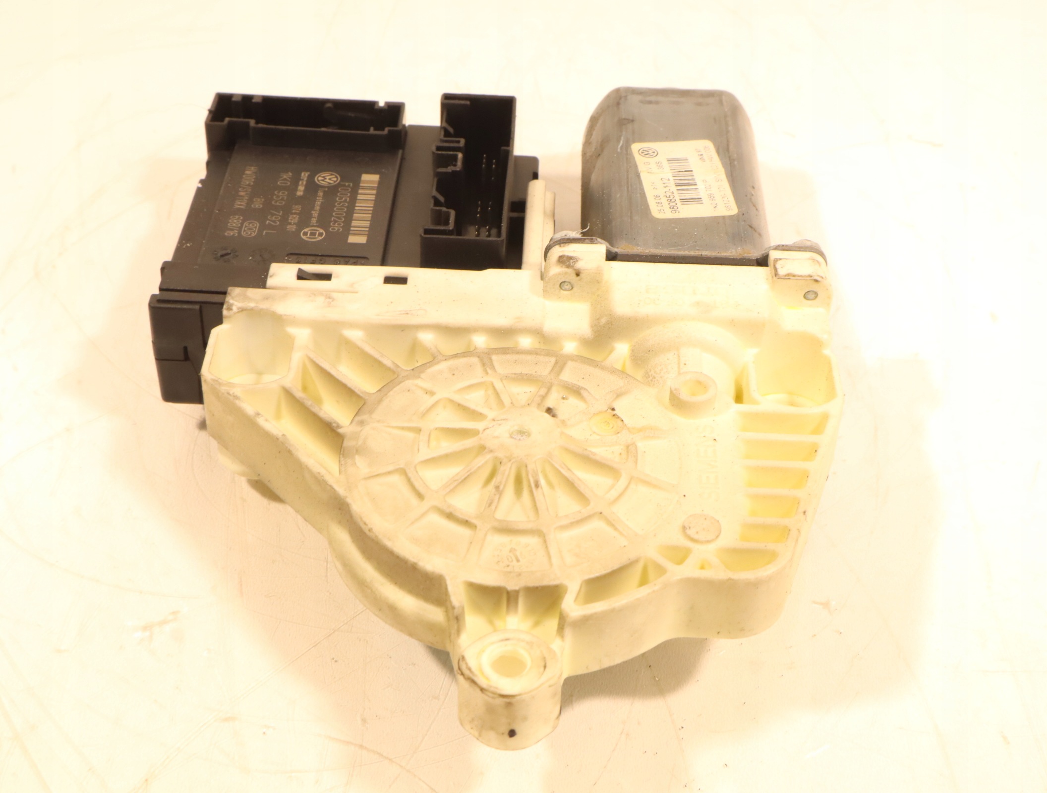 Motor de Vidro VW OE 1K0959702P Usado image 4