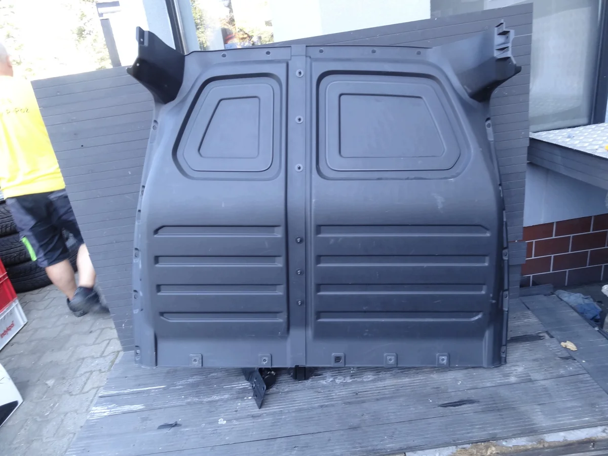 Renault Kangoo IV 2024: Revestimiento Pared