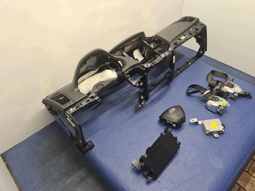 Hyundai i40 Tableau de bord S-61813- image 3