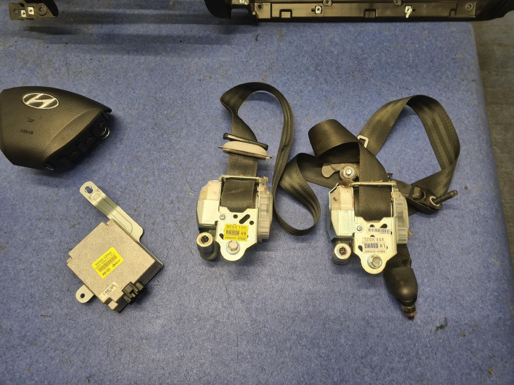 Hyundai i40 Tableau de bord S-61813- image 8