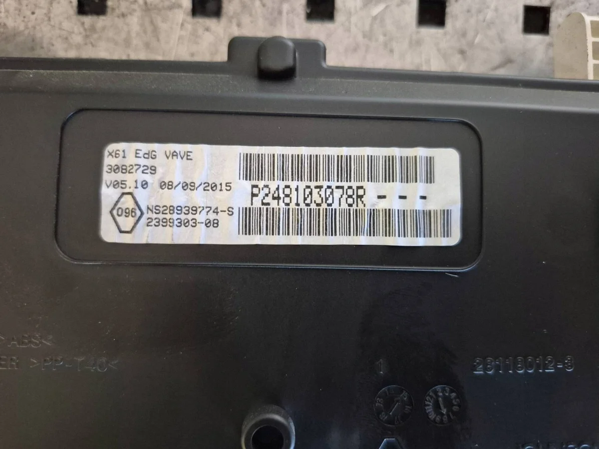 Compteur Renault Master III OEM 281180123
