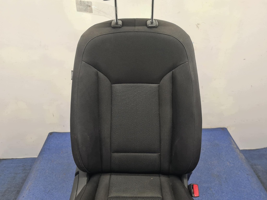 Hyundai i40 Kombi Passagerarstol Begagnad image 3