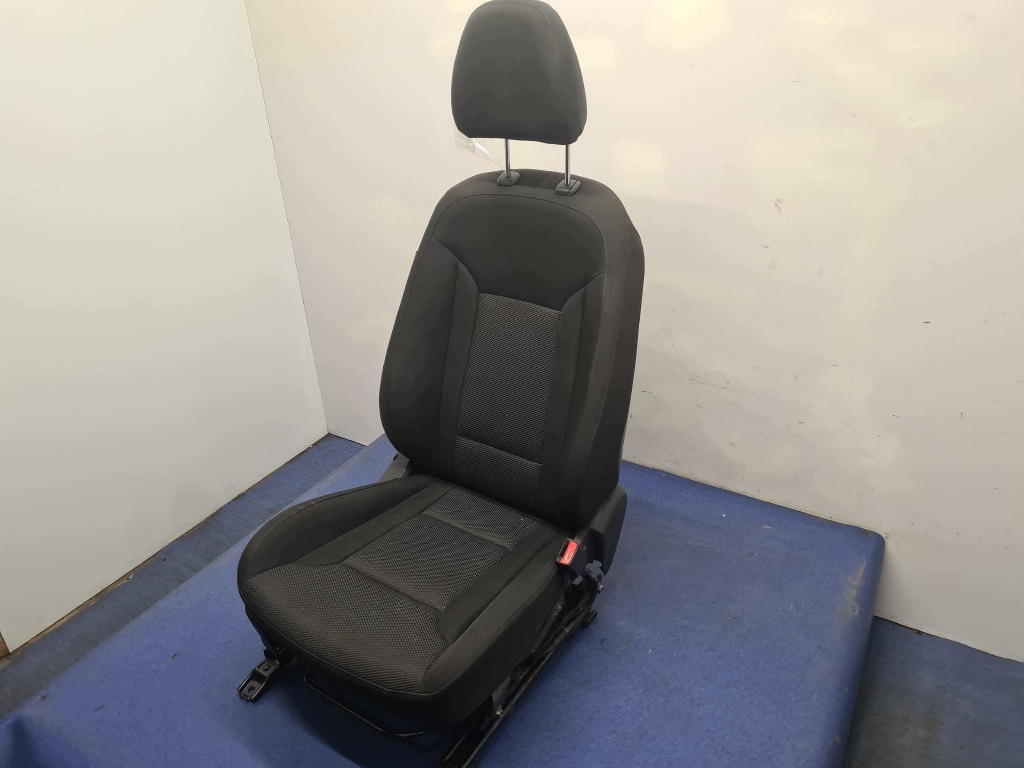Hyundai i40 Kombi Passagerarstol Begagnad image 6