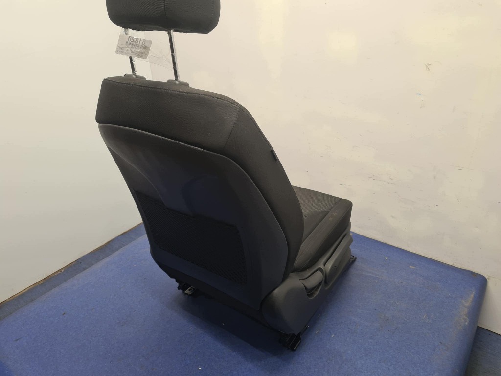 Hyundai i40 Kombi Passagerarstol Begagnad image 9