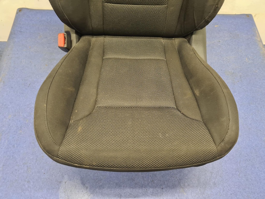 Asiento Conductor Hyundai i40 Kombi Usado OEM S-61819-