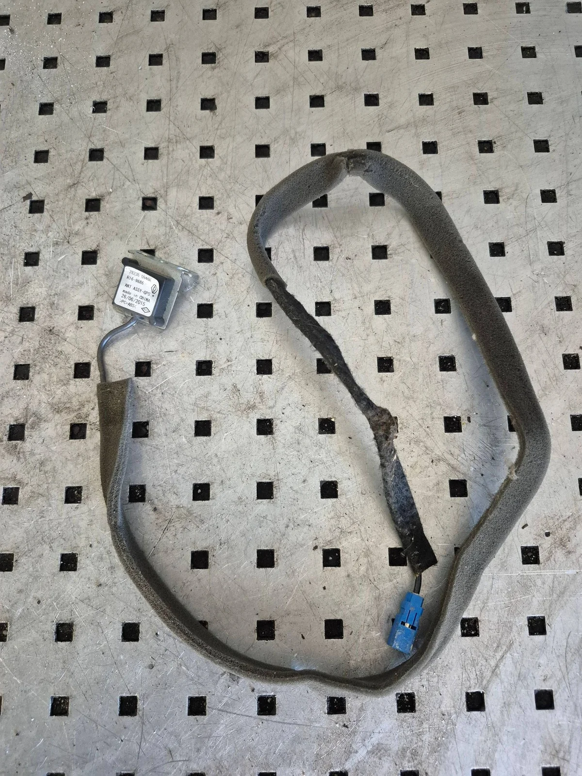 GPS Antenne Renault Kangoo II 14-21