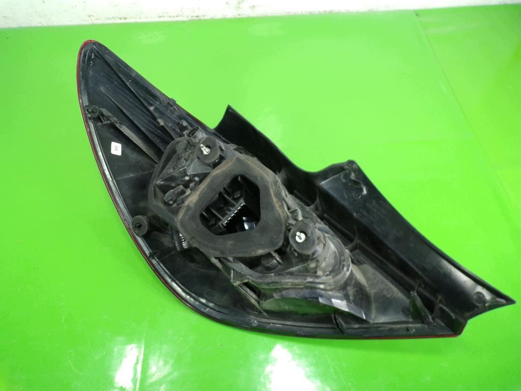 Opel Corsa D takavalo oikea F-405851-