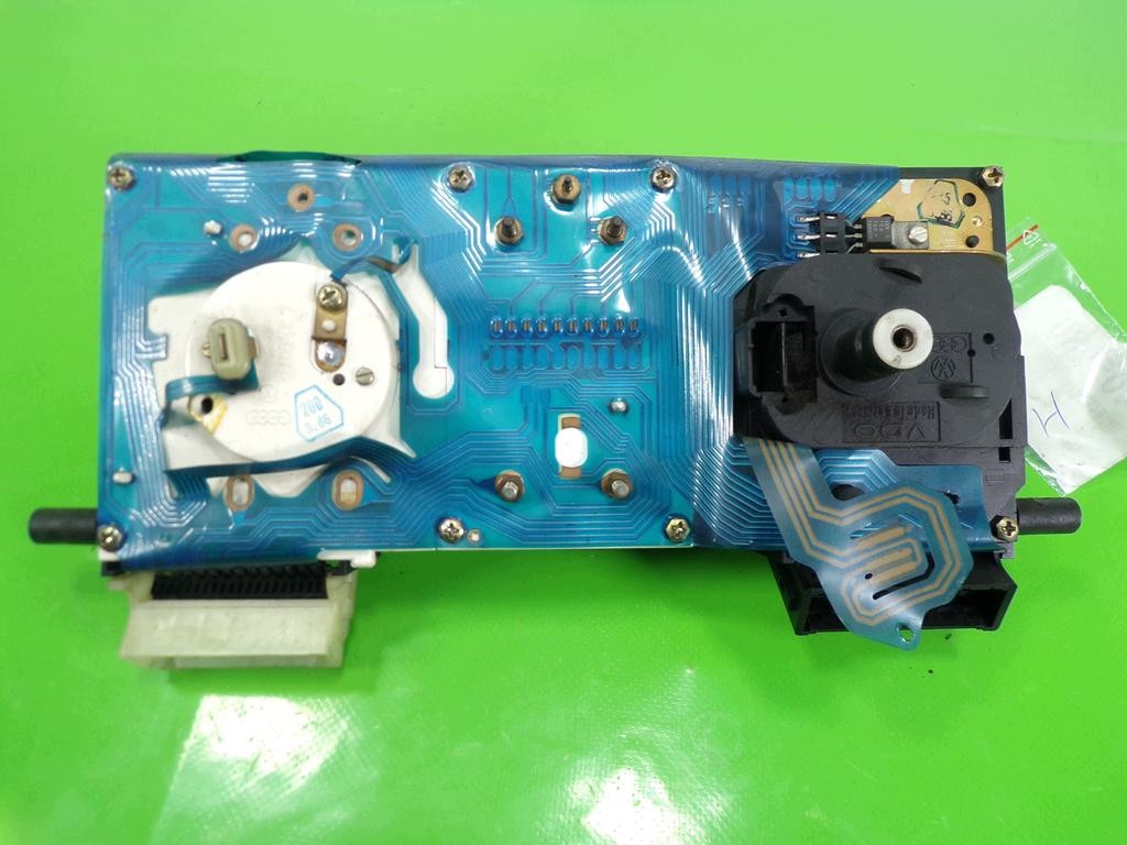 Volkswagen Golf II Instrument Cluster F-405980-