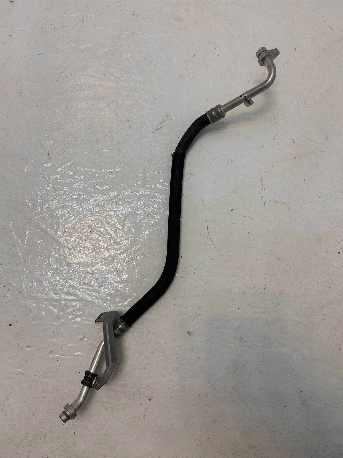 Tuyau clim DACIA DUSTER RENAULT CAPTUR 924544849R