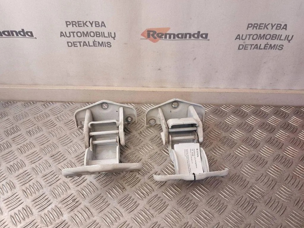 Renault Trafic III Tailgate Hinge Right Used image 4