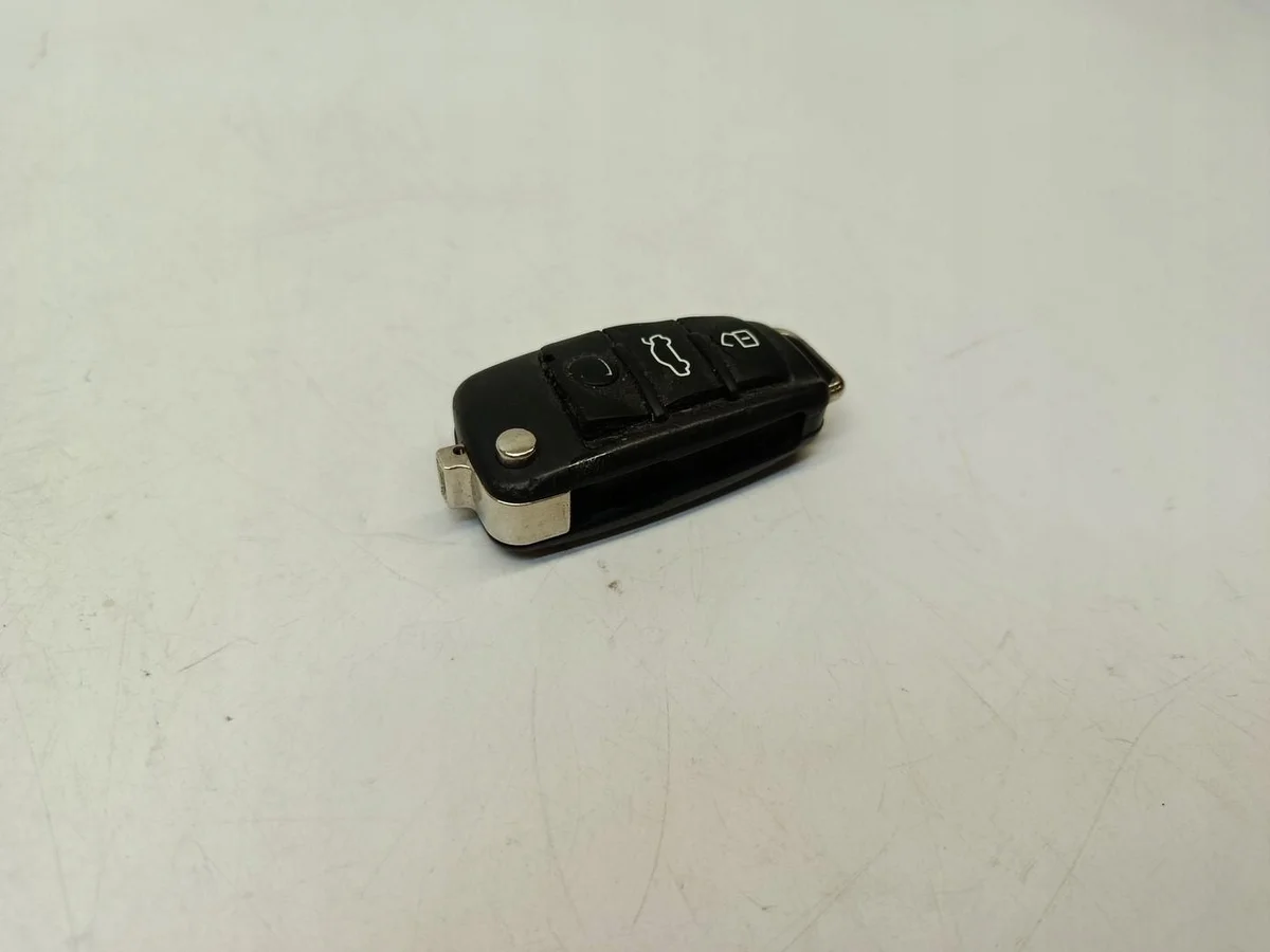 Clé télécommande Audi A1 Q3 8X0837220D image 2