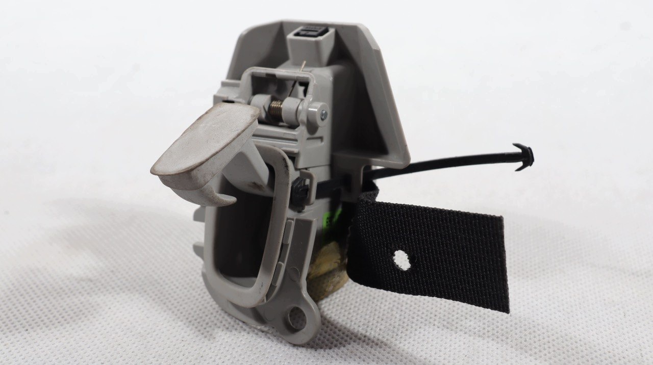 Tesla Model 3 Cabide Direito Usado OEM image 3