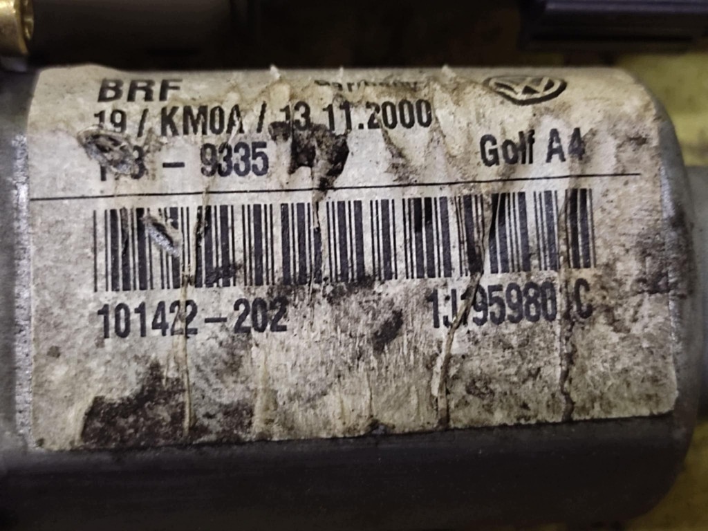 VW Golf IV Fensterhebermotor links vorne 1J1959801C image 6