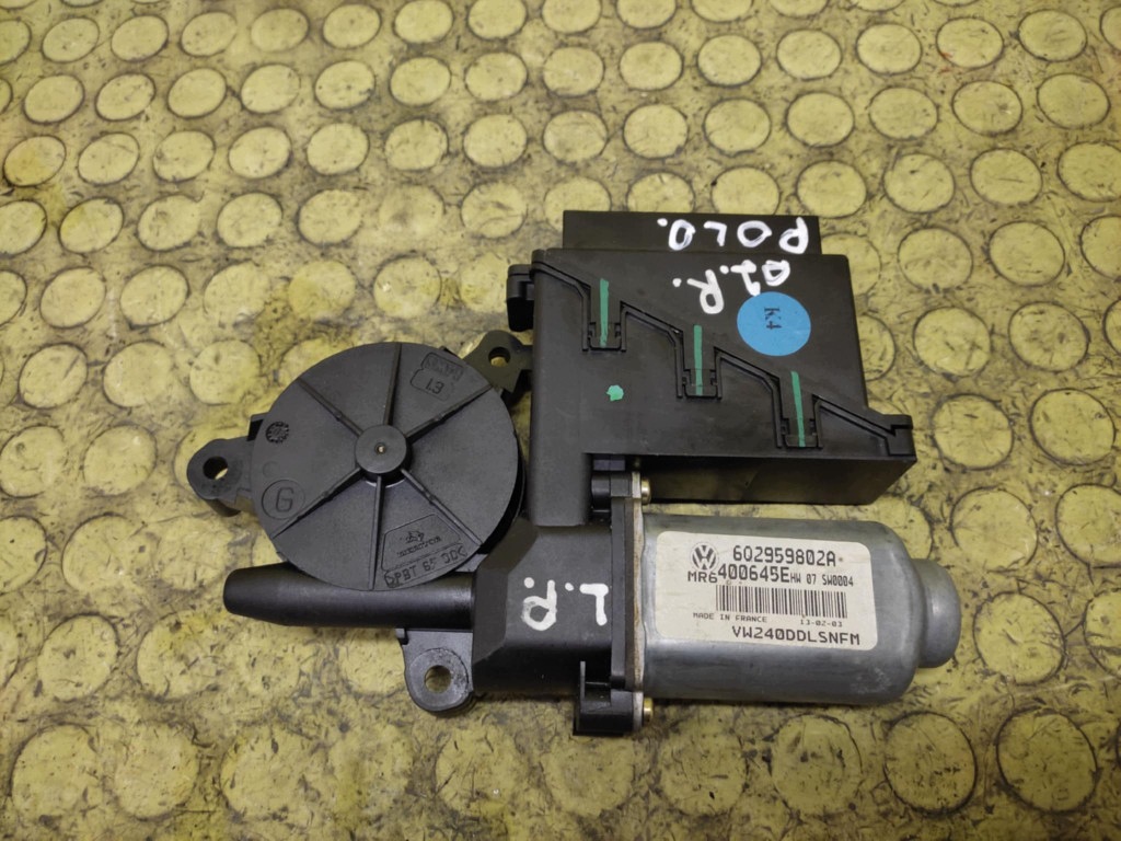 VW Polo IV raamhendel links voor 6Q2959802A